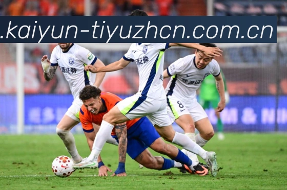 东契奇突破遭遇腿筋拉伤紧急退出比赛返回更衣室进行治疗赛场复盘:最新赛事动态与深度分析 东契奇突破遭遇腿筋拉伤紧急退出比赛返回更衣室进行治疗赛场复盘:最新赛事动态与深度分析